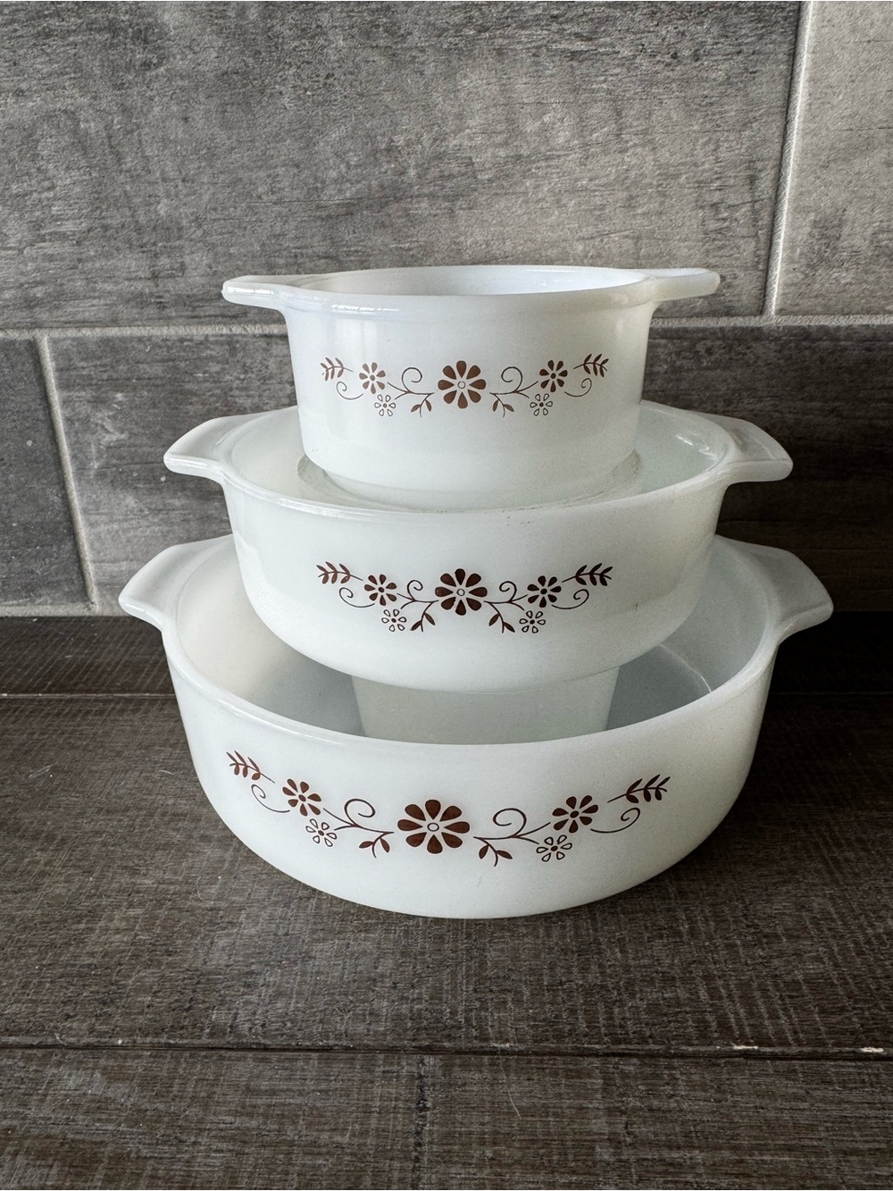 Vintage Dynaware PYR-O-REY Milk Glass Brown Daisy Casserole Dish Set 3 Pc